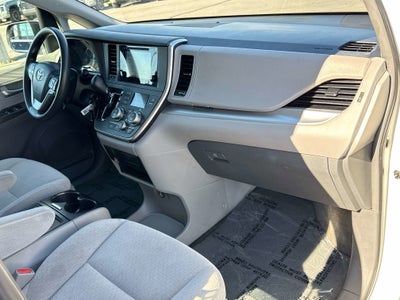 2015 Toyota SIENNA LE 3.5L LE