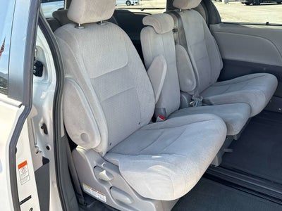 2015 Toyota SIENNA LE 3.5L LE