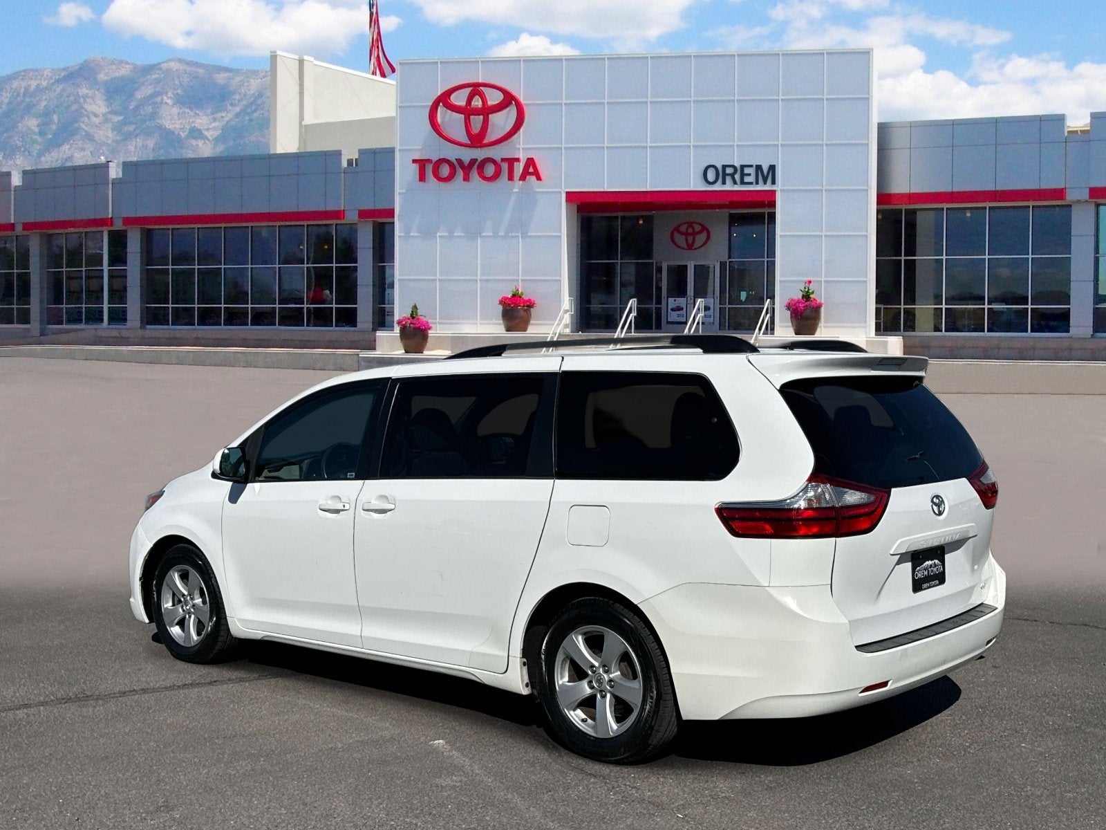 2015 Toyota SIENNA LE 3.5L LE