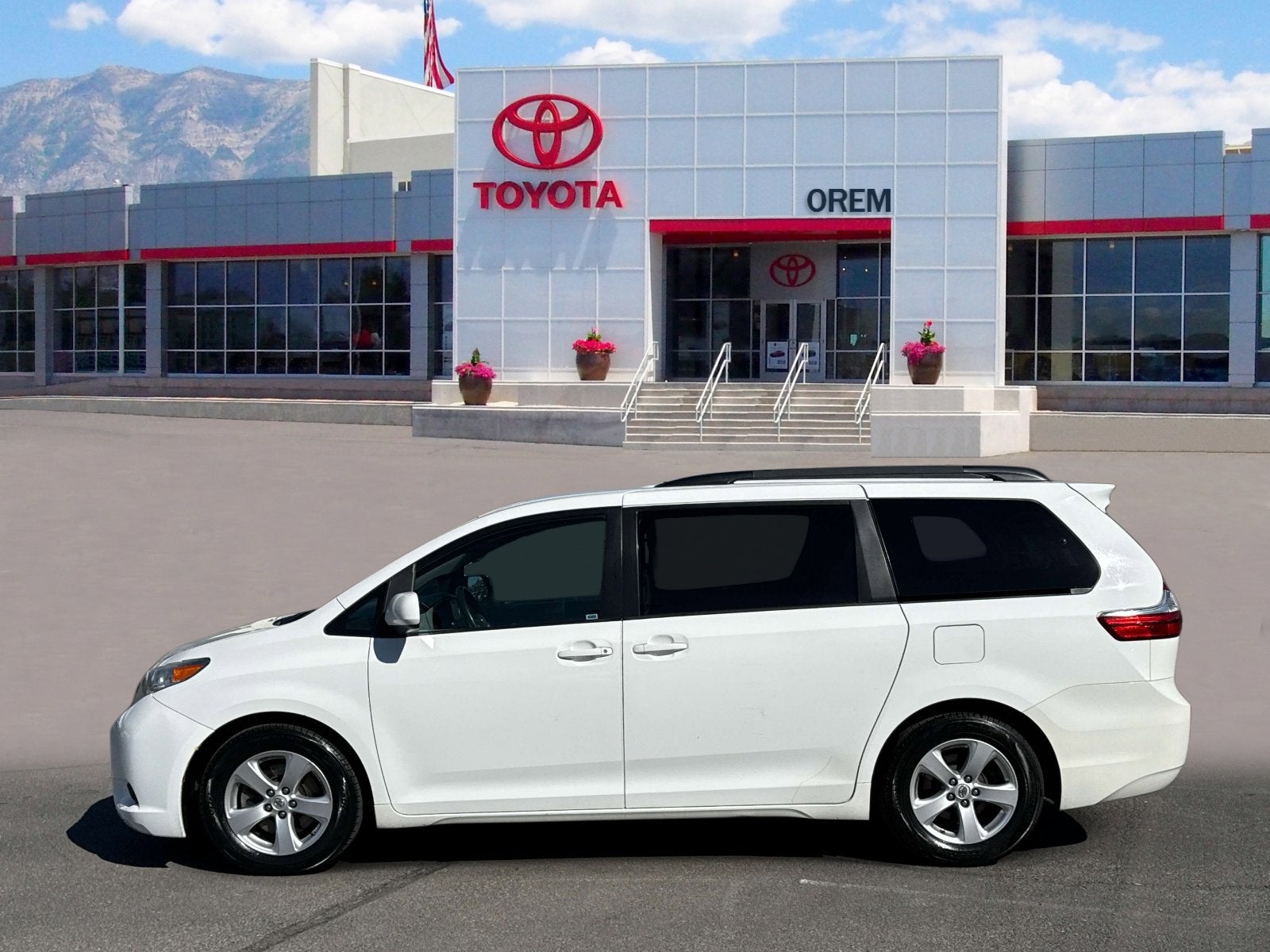 2015 Toyota SIENNA LE 3.5L LE