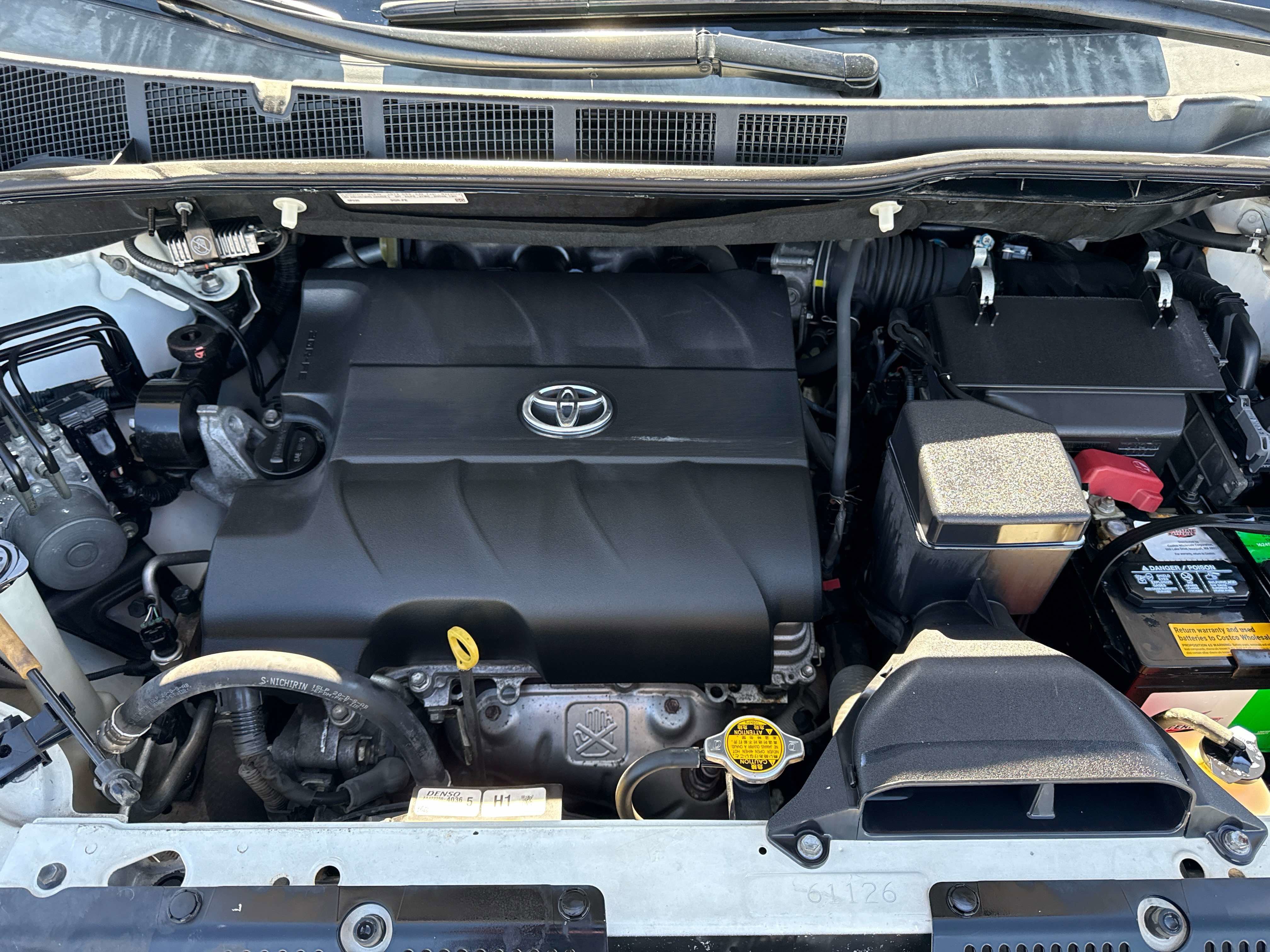 2015 Toyota SIENNA LE 3.5L LE