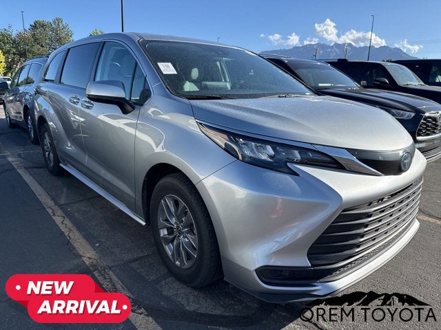 2024 Toyota Sienna LE