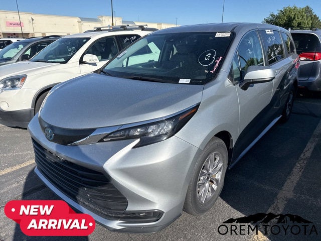 2024 Toyota Sienna LE