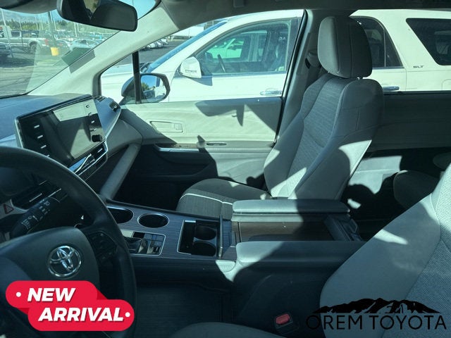 2024 Toyota Sienna LE