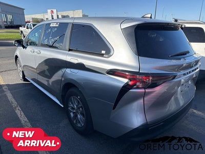 2024 Toyota Sienna LE