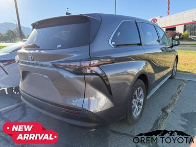 2024 Toyota Sienna LE