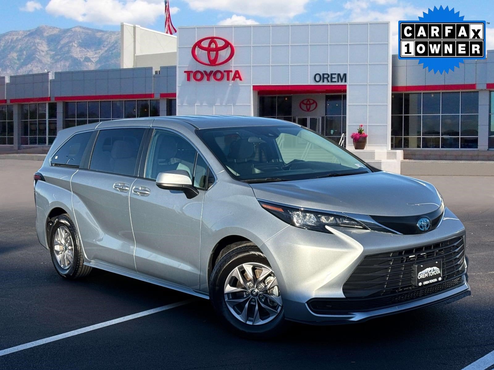 2025 Toyota Sienna LE