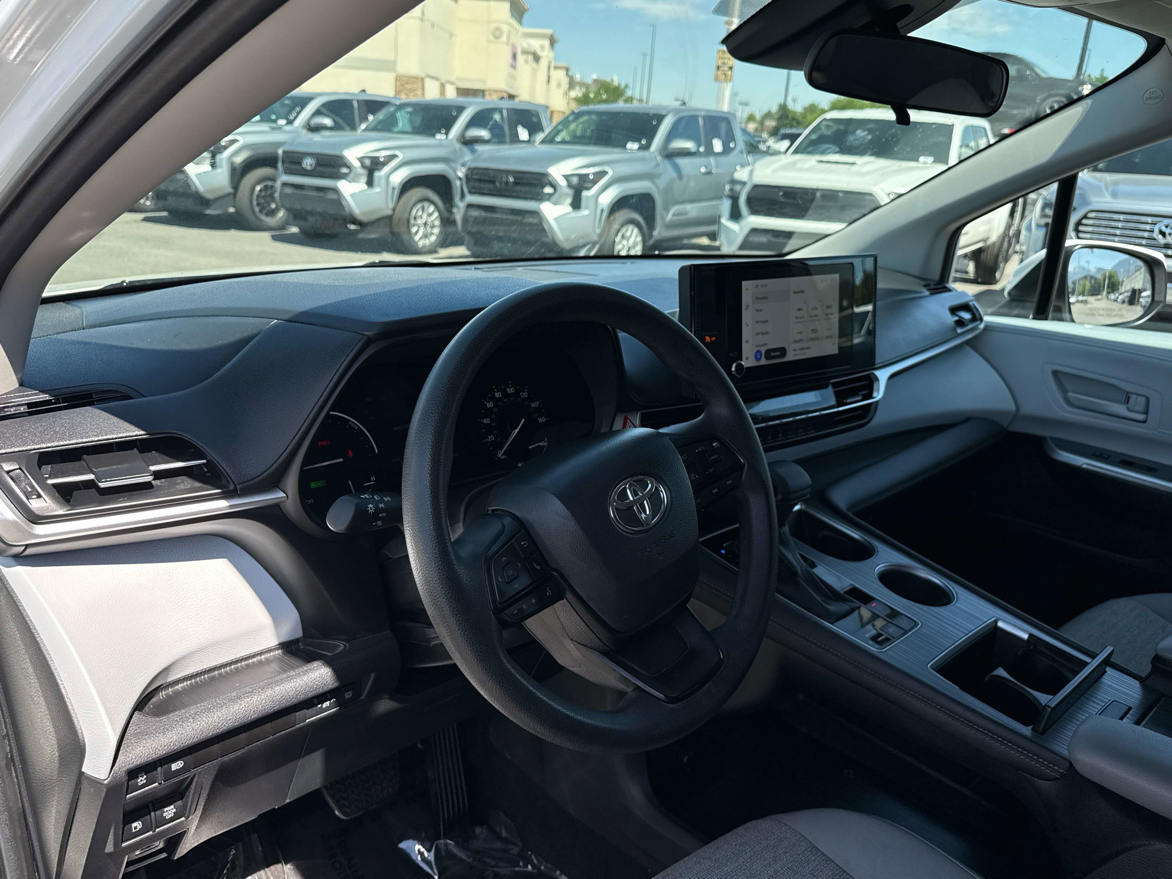 2025 Toyota SIENNA LE LE