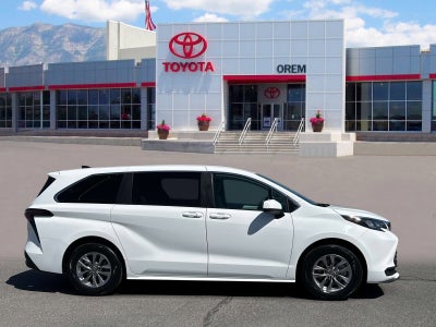 2025 Toyota SIENNA LE LE