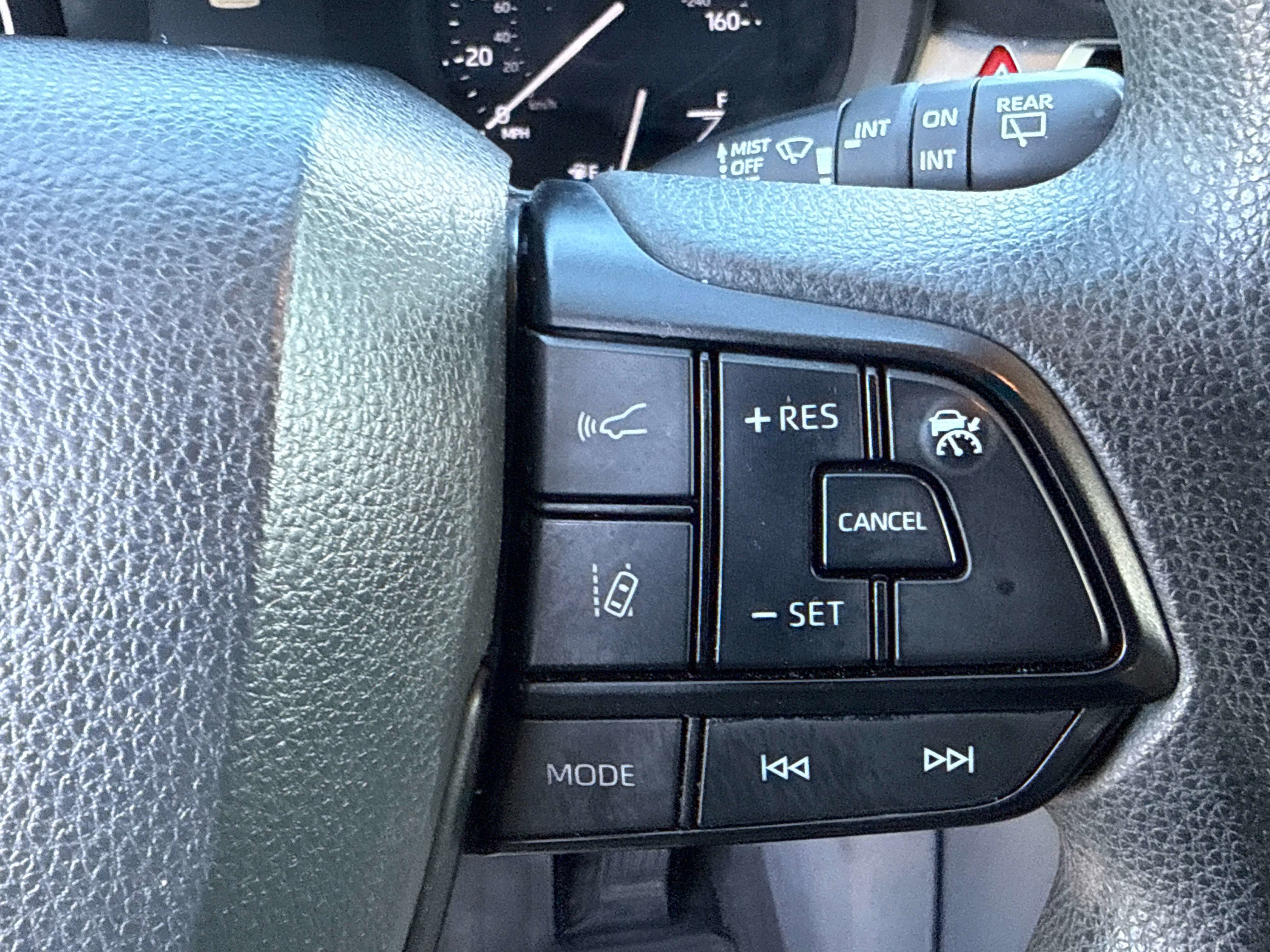 2022 Toyota Sienna LE
