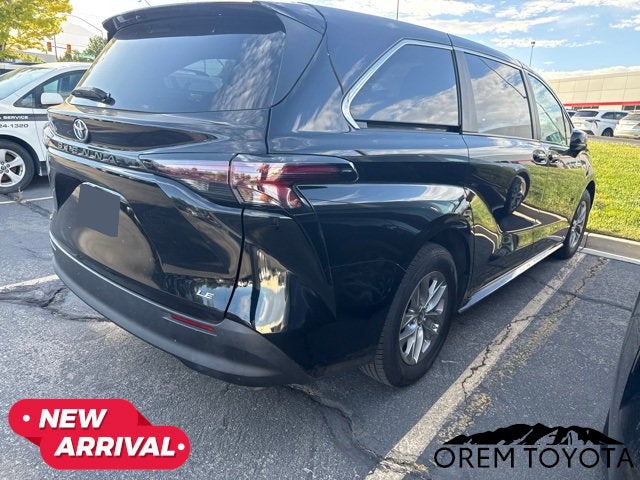 2025 Toyota Sienna LE