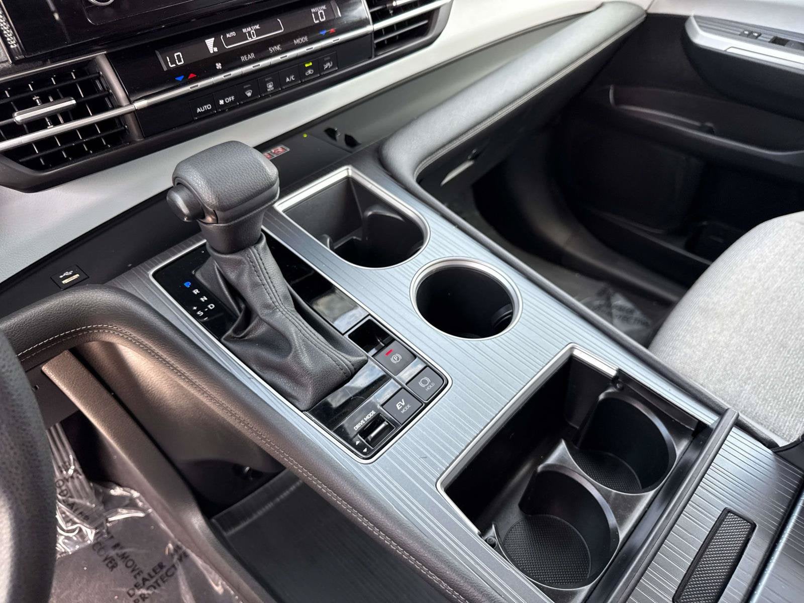 2025 Toyota Sienna LE