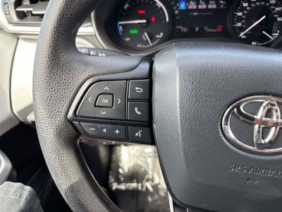 2025 Toyota Sienna LE
