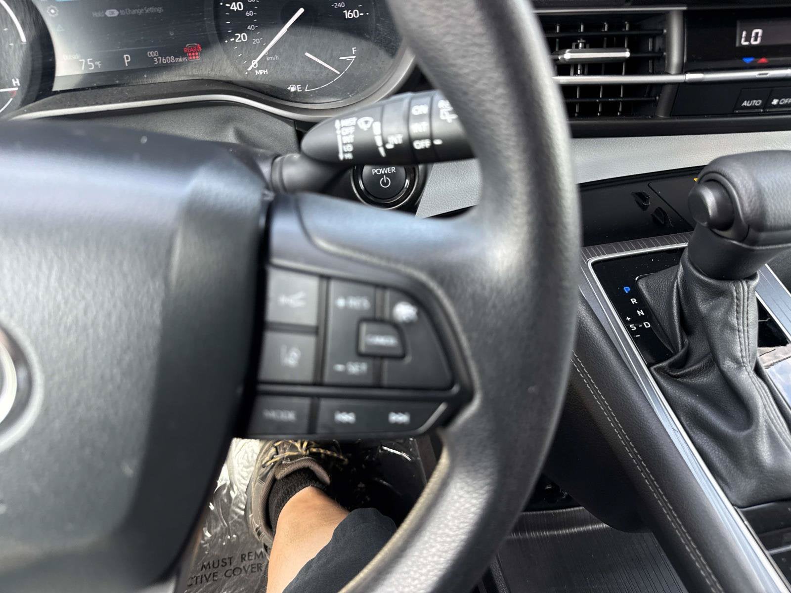 2025 Toyota Sienna LE
