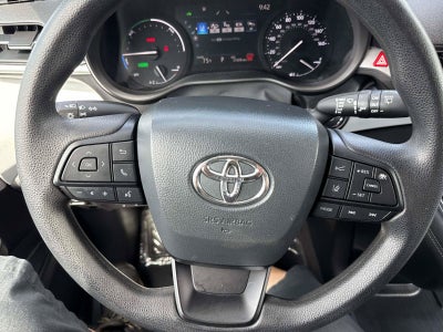 2025 Toyota Sienna LE
