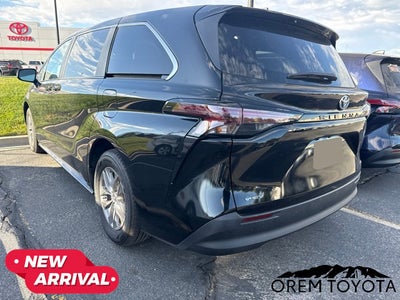 2025 Toyota Sienna LE