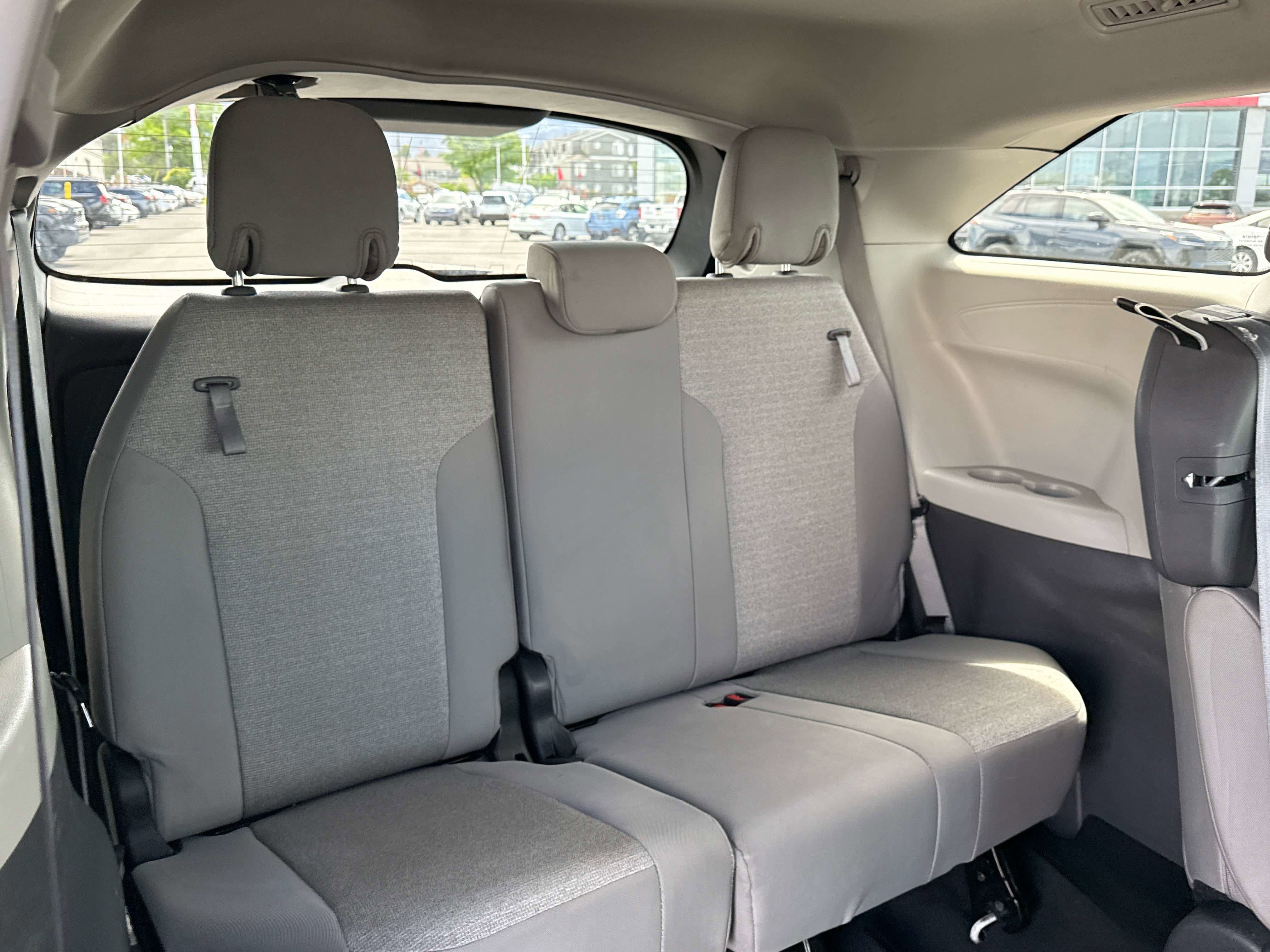 2024 Toyota SIENNA LE AWD LE