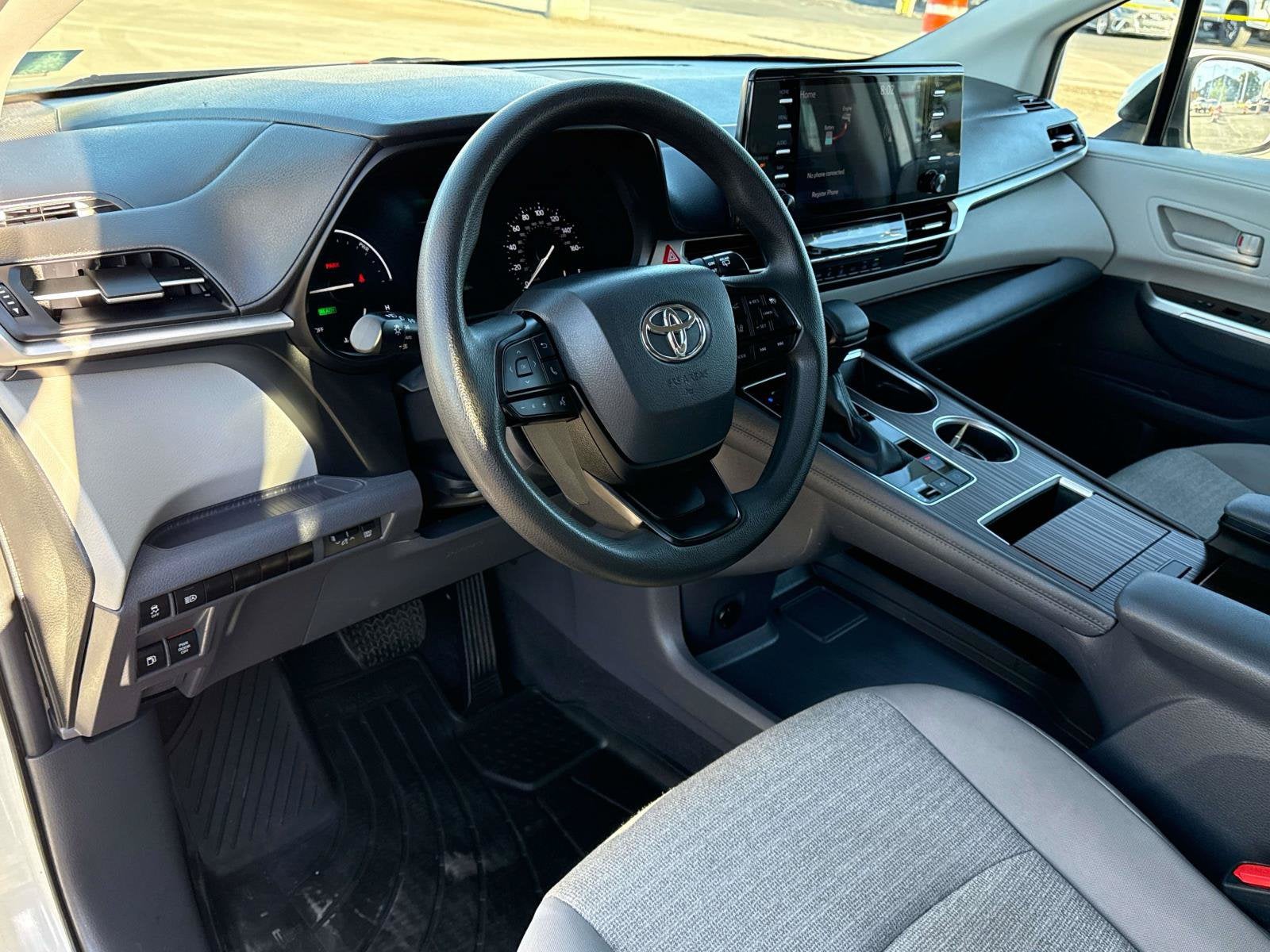 2024 Toyota Sienna LE