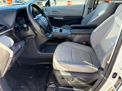 2024 Toyota Sienna LE