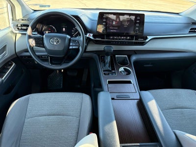 2024 Toyota Sienna LE