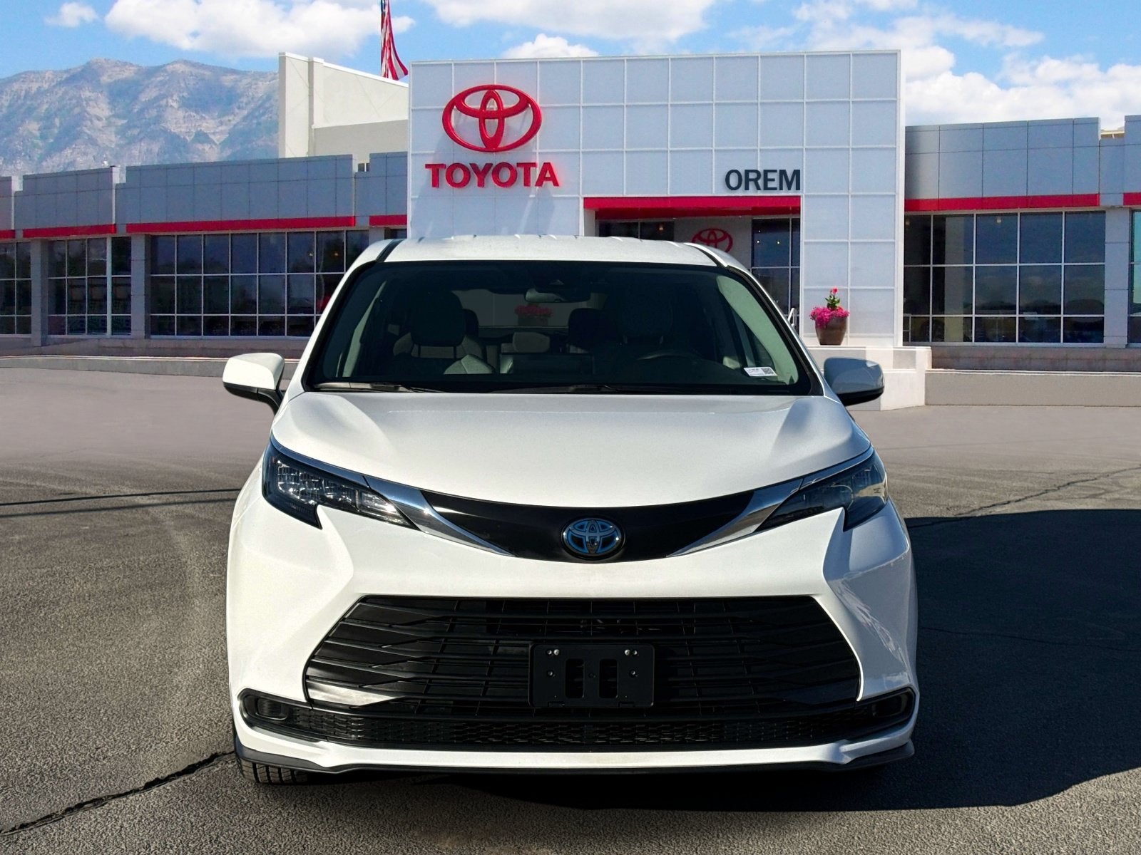 2024 Toyota Sienna LE