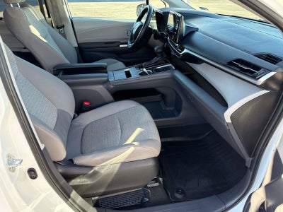 2024 Toyota Sienna LE