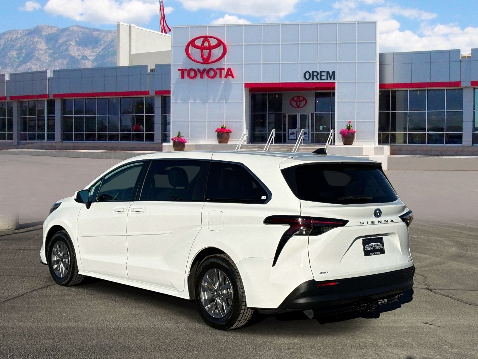 2024 Toyota Sienna LE