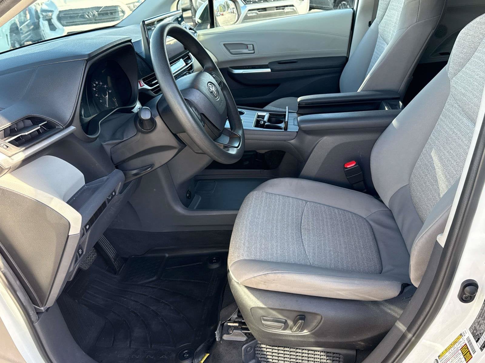 2024 Toyota Sienna LE