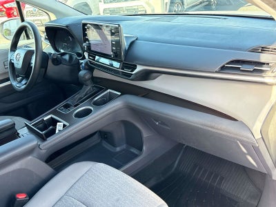2024 Toyota Sienna LE