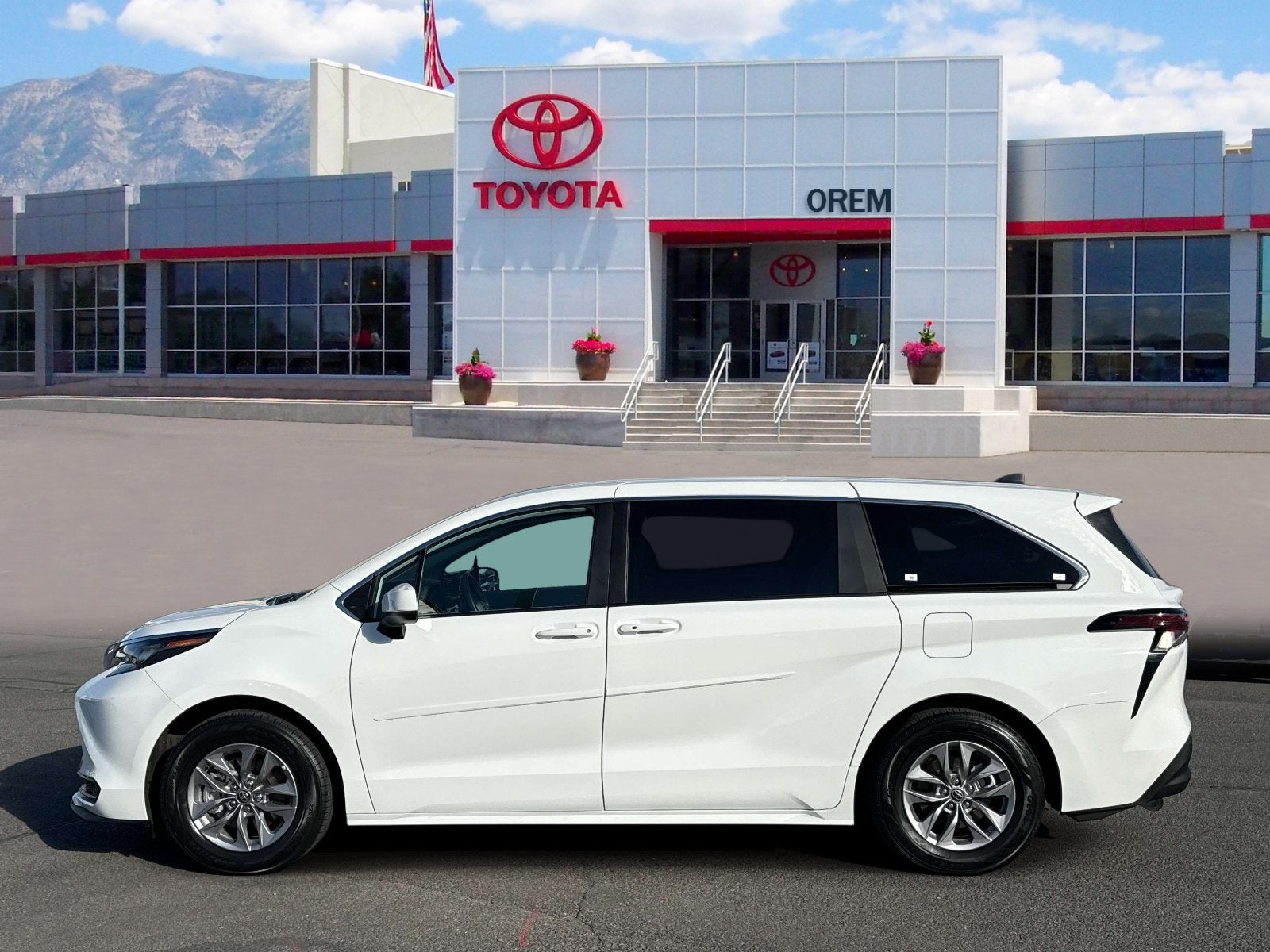 2024 Toyota Sienna LE