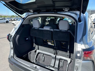 2022 Toyota Sienna LE