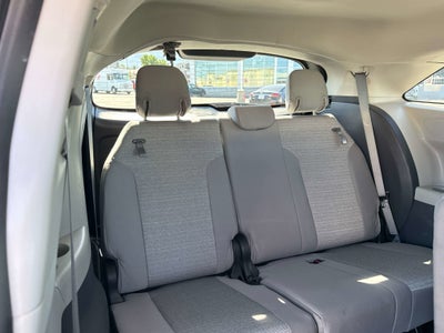 2022 Toyota Sienna LE