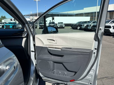 2022 Toyota Sienna LE