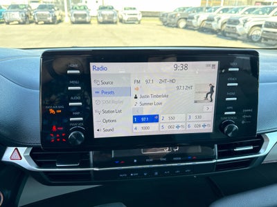 2022 Toyota Sienna LE