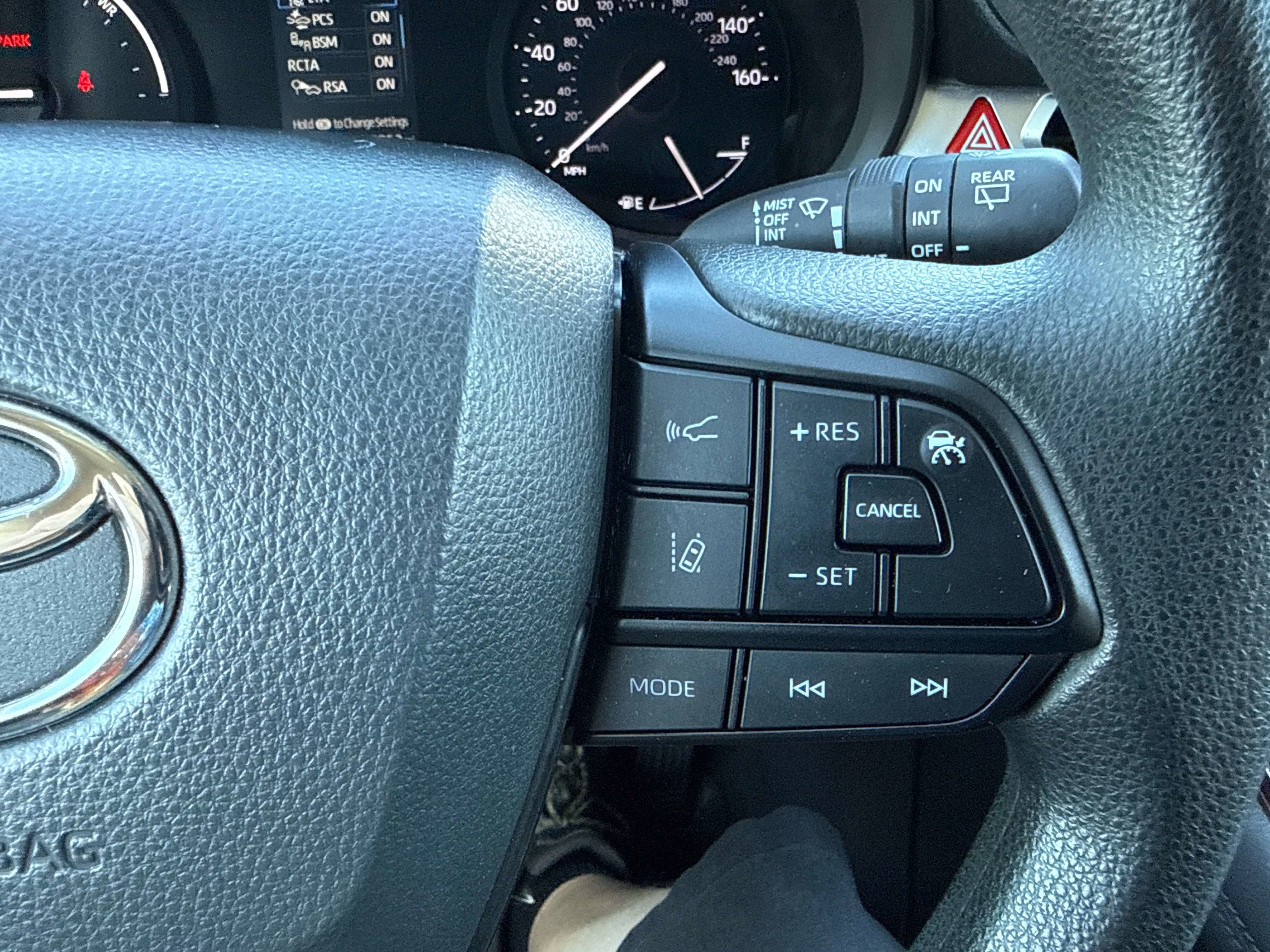 2022 Toyota Sienna LE