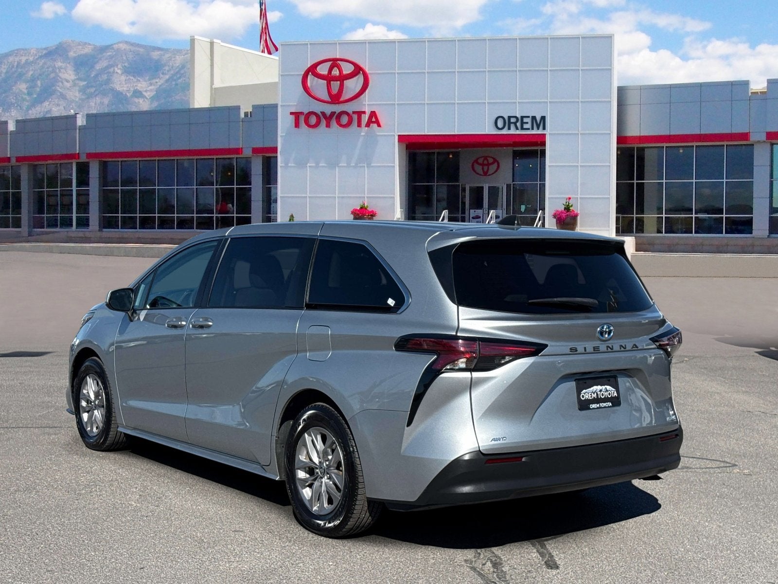 2022 Toyota Sienna LE