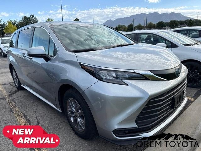 2024 Toyota Sienna LE