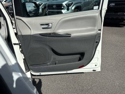 2020 Toyota SIENNA LE 3.5L LE