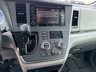 2020 Toyota SIENNA LE 3.5L LE