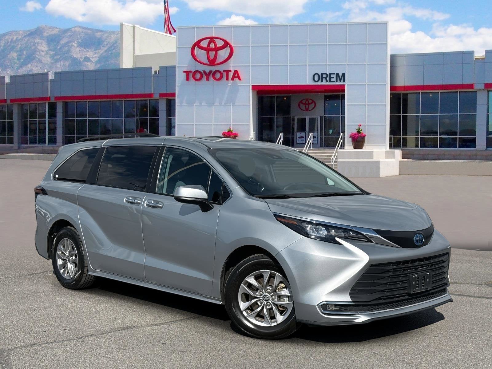 2024 Toyota SIENNA XLE XLE
