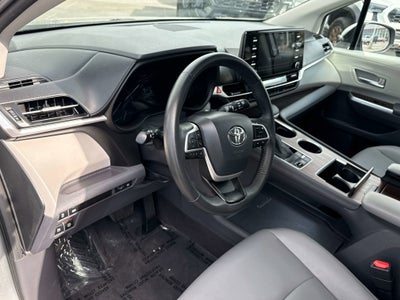 2024 Toyota SIENNA XLE XLE