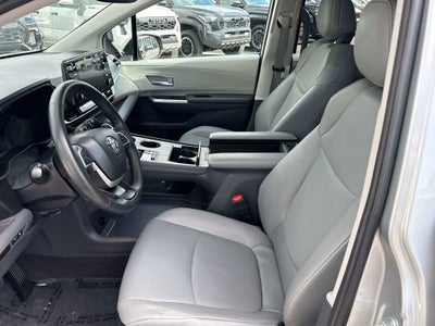 2024 Toyota SIENNA XLE XLE