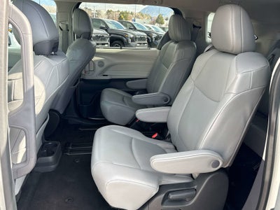 2024 Toyota SIENNA XLE XLE