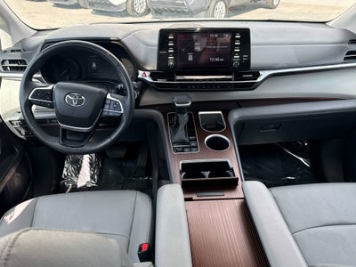 2024 Toyota SIENNA XLE XLE