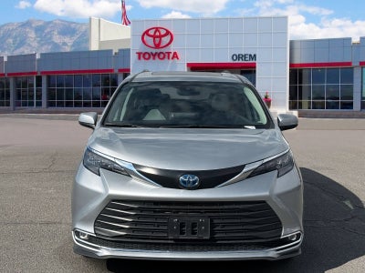 2024 Toyota SIENNA XLE XLE