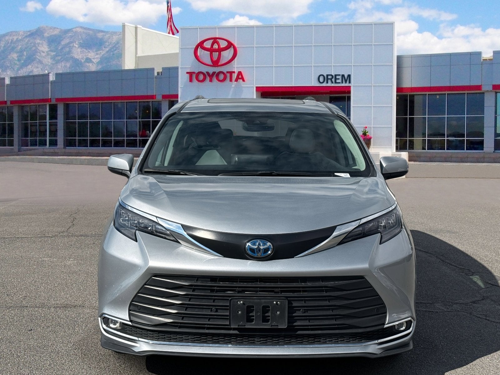 2024 Toyota SIENNA XLE XLE