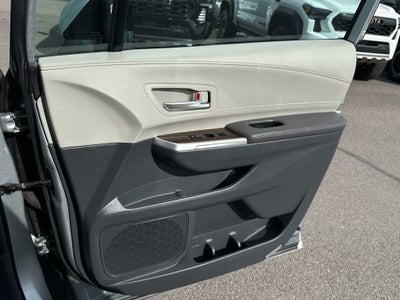 2024 Toyota SIENNA XLE XLE