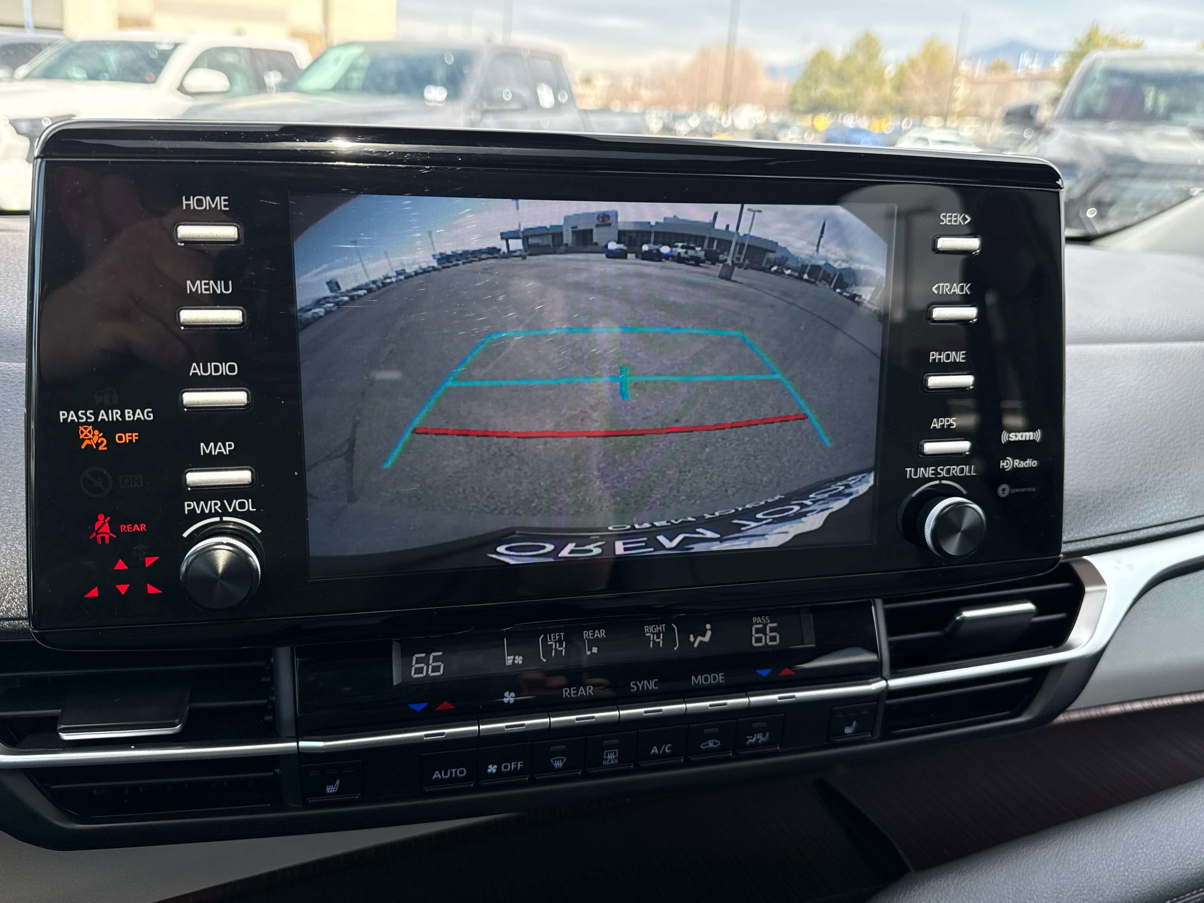 2024 Toyota SIENNA XLE XLE