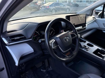 2025 Toyota Sienna XLE