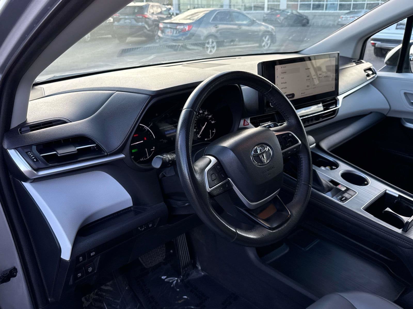 2025 Toyota Sienna XLE